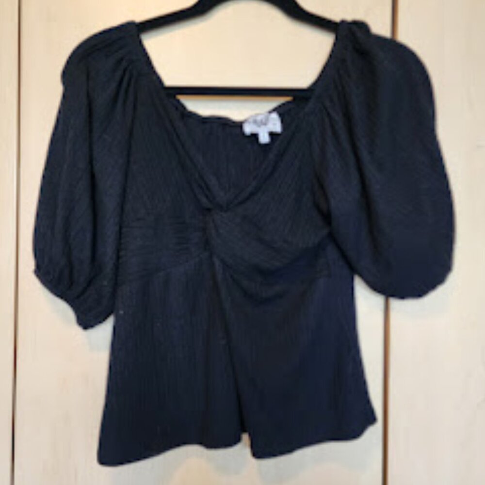 NWT Who Wear What When Where Black Sweetheart Neck Tee Size Medium